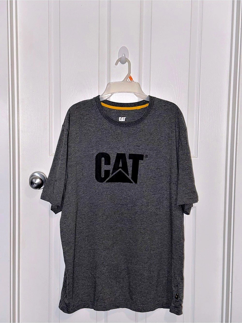 Caterpillar Logo Short Sleeve T-Shirt in Gray & Green Like New